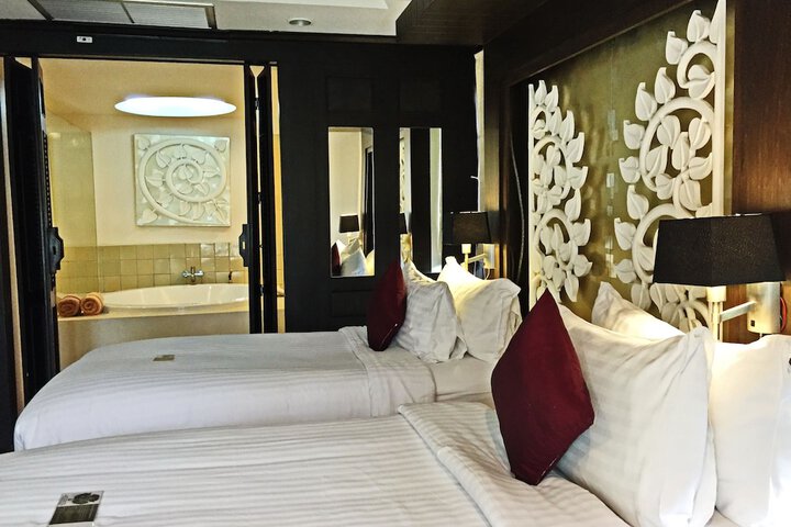 Room 13 of 144