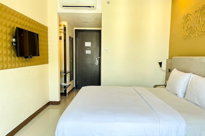 Room 5 of 90