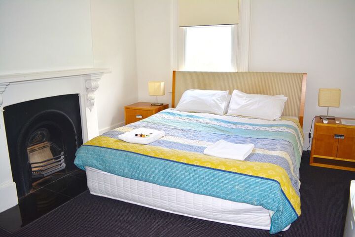 Room 5 of 28