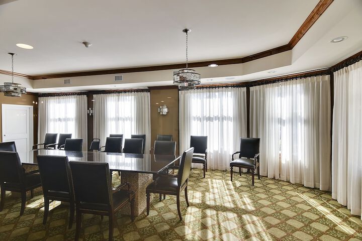 Business Center 292 of 308