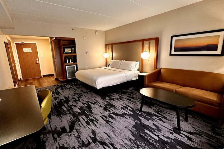 Room 36 of 74