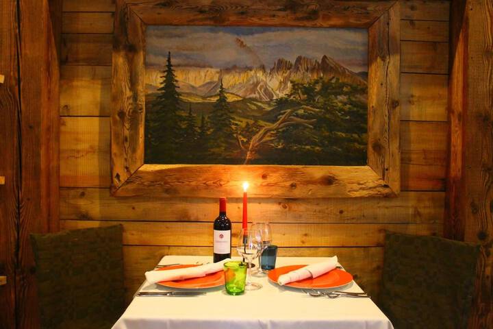 Dining 38 of 62
