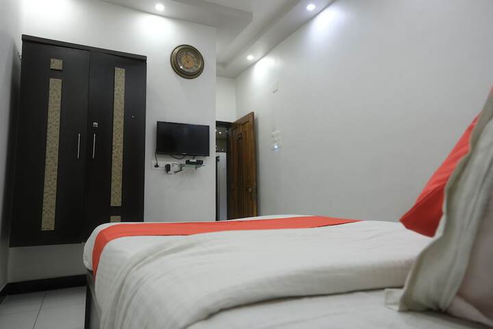 Room 32 of 57
