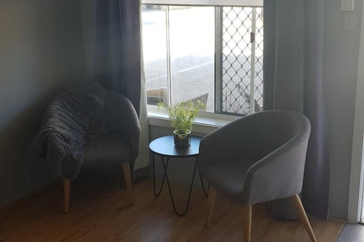 Room 5 of 76