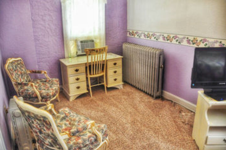 Room 71 of 77