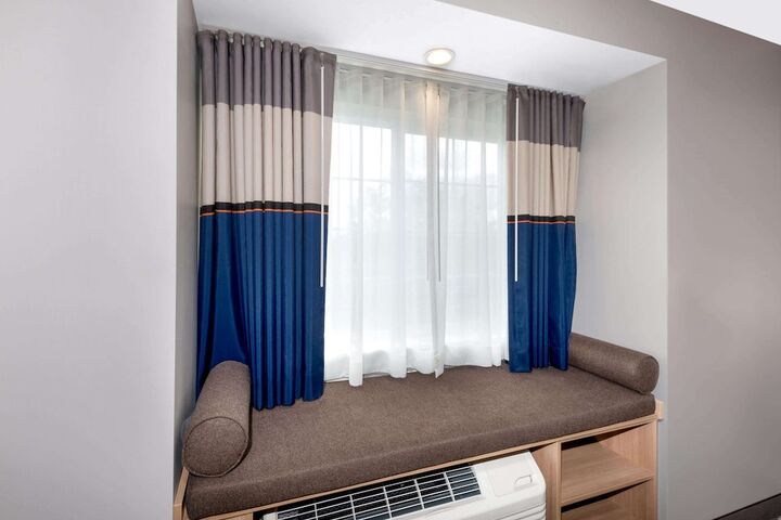 1 Queen Bed (14 of 24)