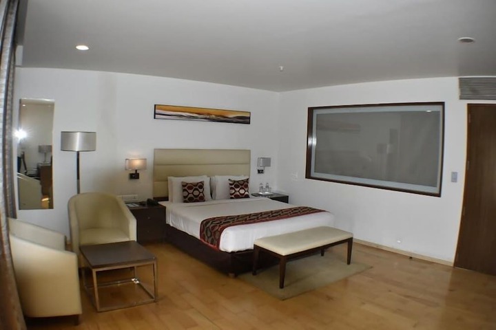 Room 26 of 35