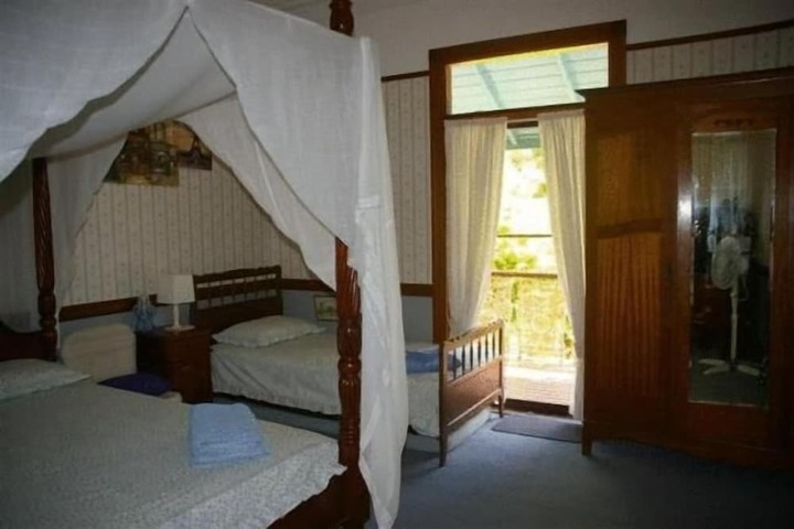 Room 5 of 25