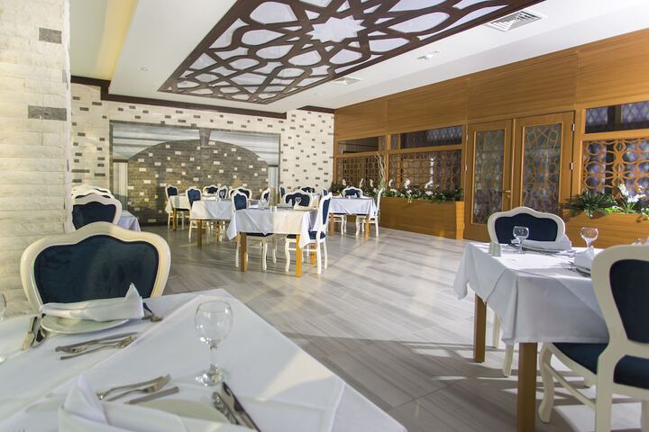 Dining Photos