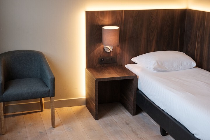 Room 15 of 113