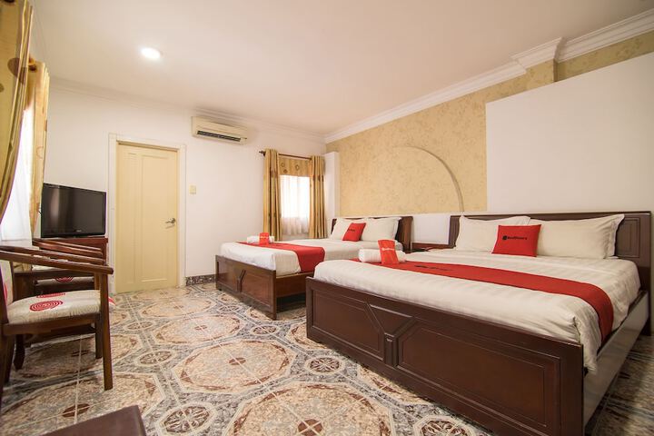 Room 13 of 35