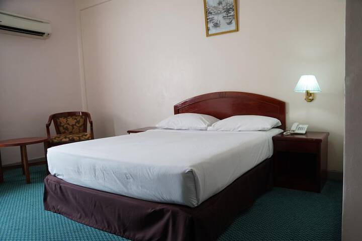 Room 9 of 48