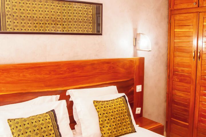 Room 13 of 35