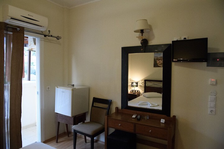 Room 14 of 43