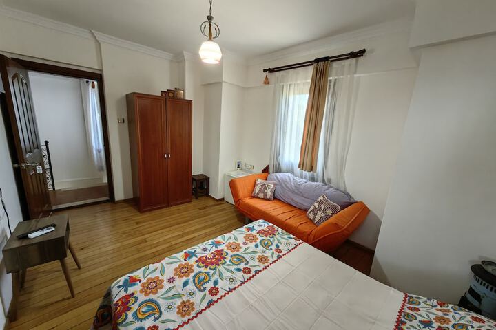 Room 34 of 92