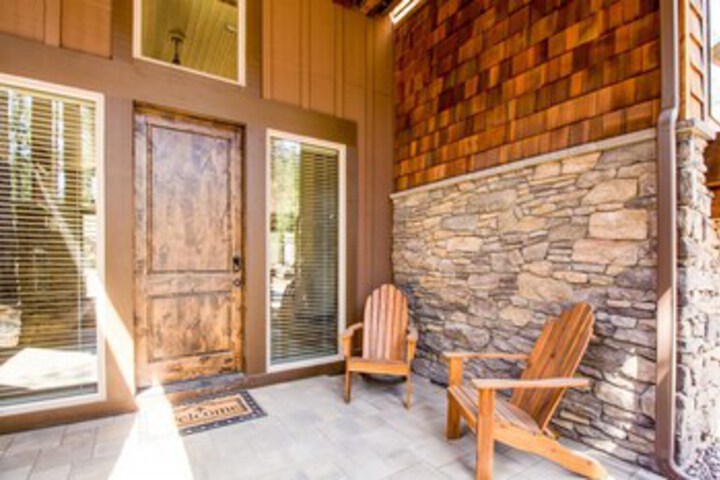 Terrace/Patio 2 of 51