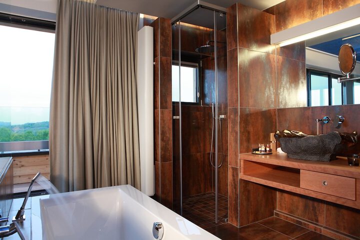 Room 14 of 50