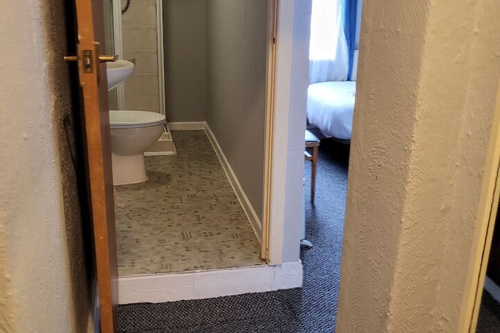 Room 79 of 109