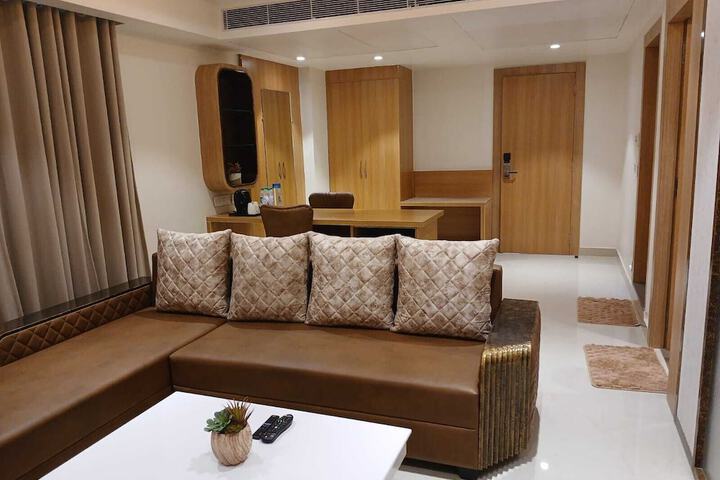 Room 9 of 21
