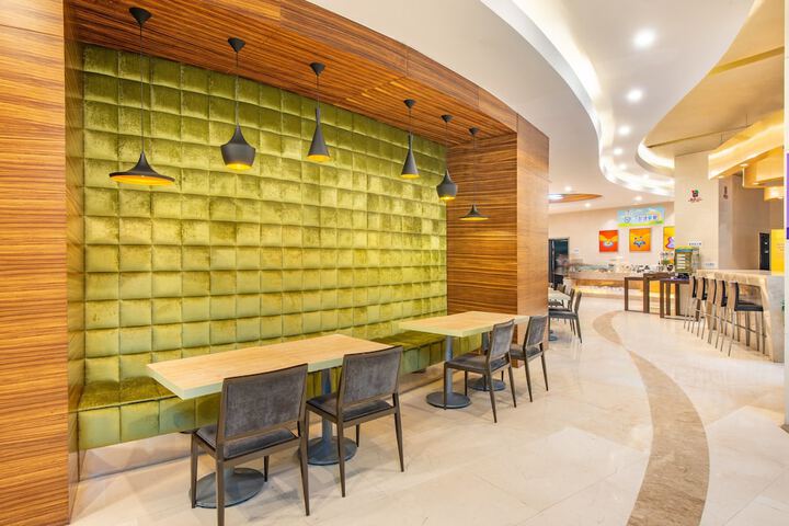 Dining Photos