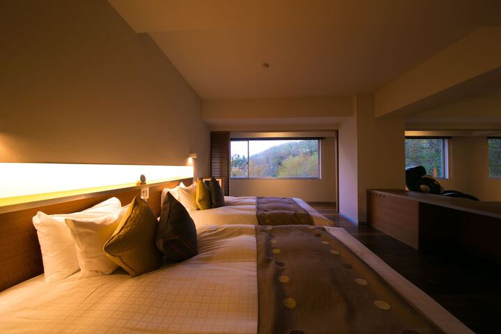 Room 5 of 62