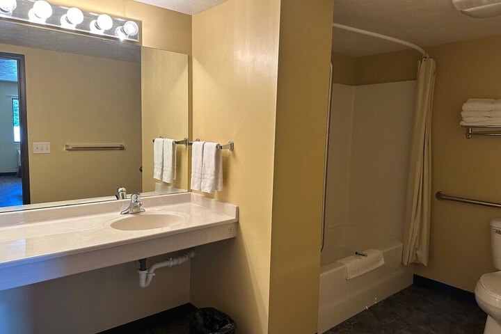 Room 8 of 8