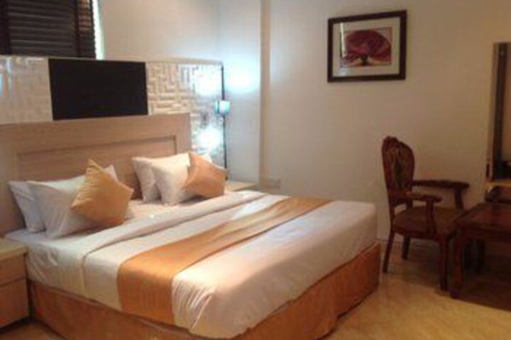 Room 14 of 17