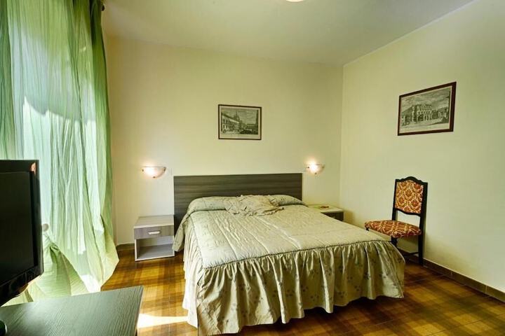 Room 4 of 31