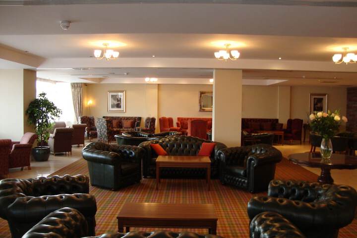 Entrance & Lobby