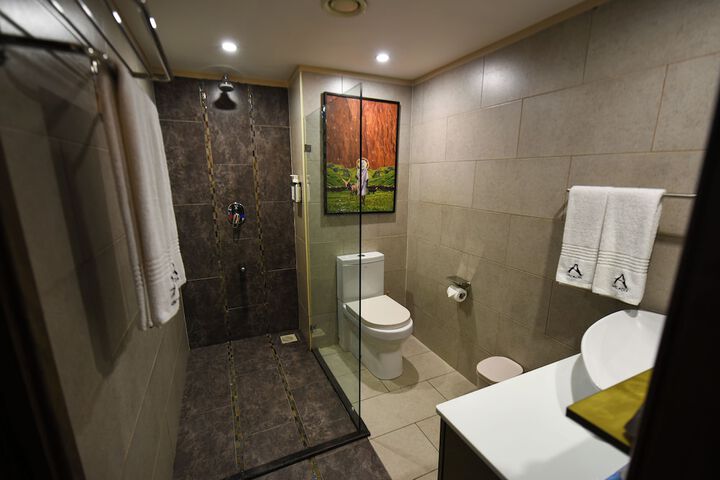 Room 12 of 62