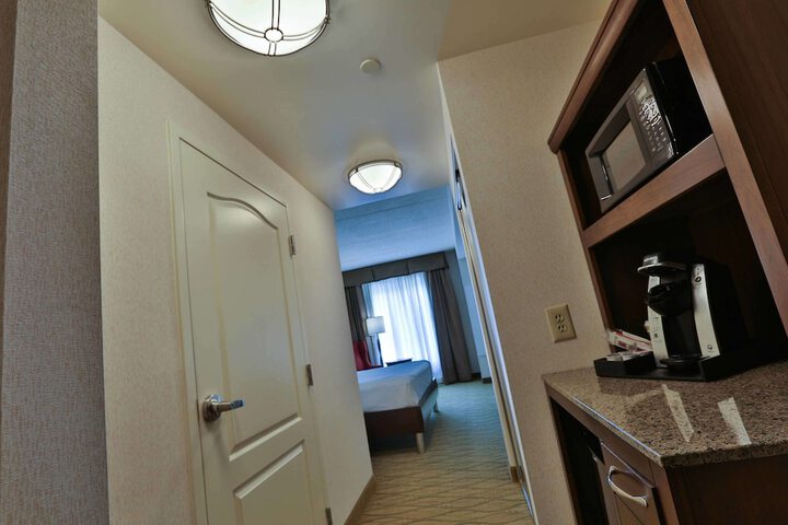 Room 35 of 76