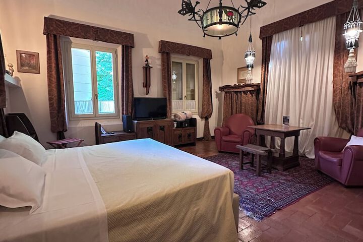 Room 16 of 43