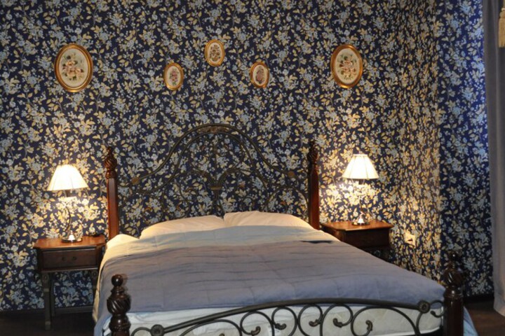 Room 8 of 32