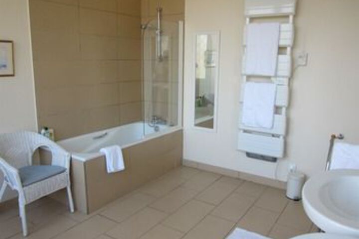 Room 2 of 45