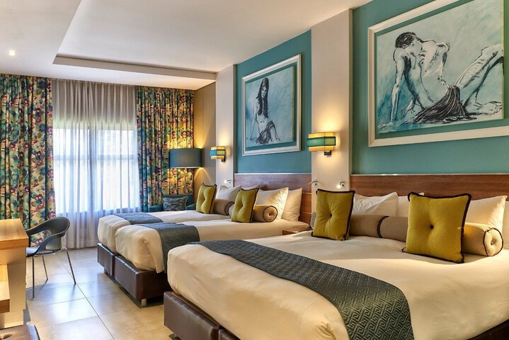 Room 10 of 72
