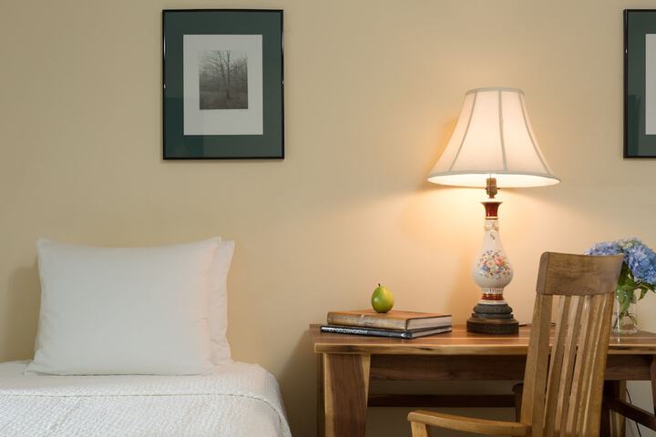 Room 4 of 61
