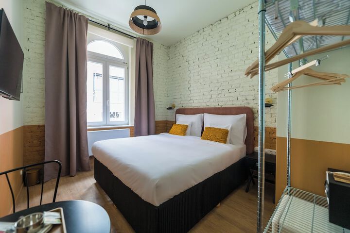 Room 15 of 52
