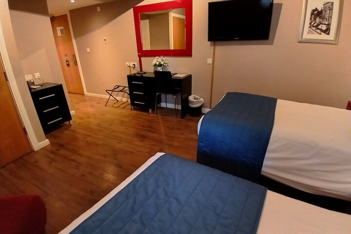 Room 65 of 182