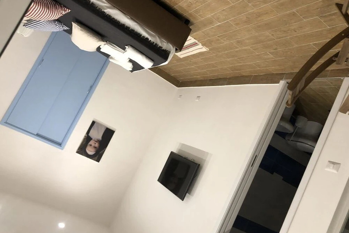 Room 5 of 21