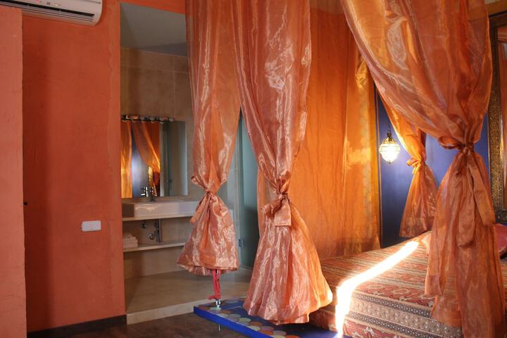 Room 4 of 4