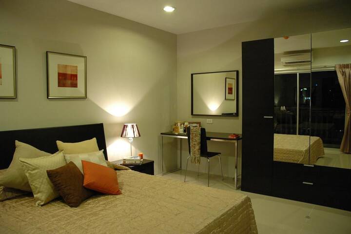 Room 9 of 31