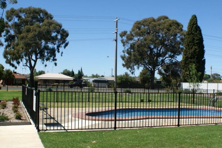 Pool 5 of 11
