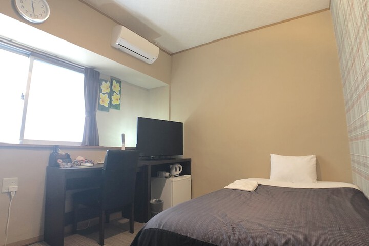 Room 9 of 79