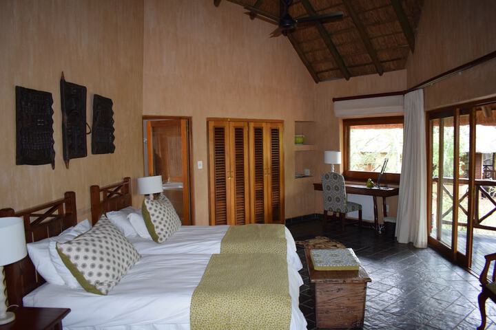Room 10 of 33