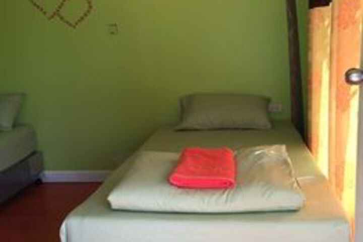 Room 8 of 27