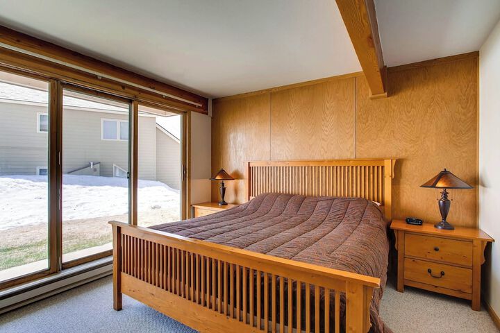 Room 40 of 229