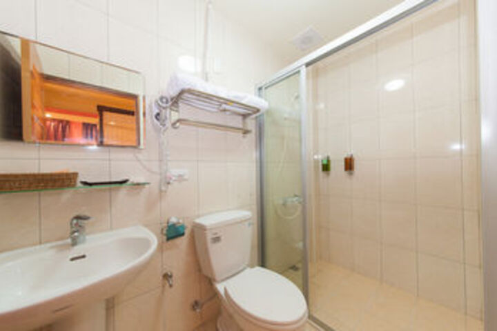 Room 3 of 25