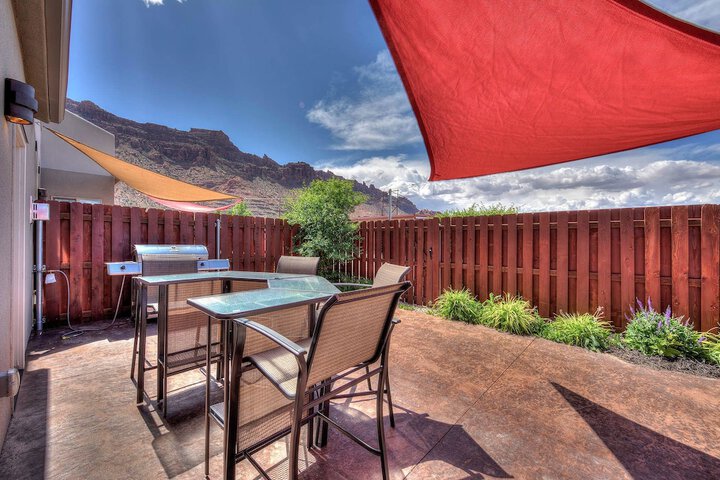 Terrace/Patio 25 of 27