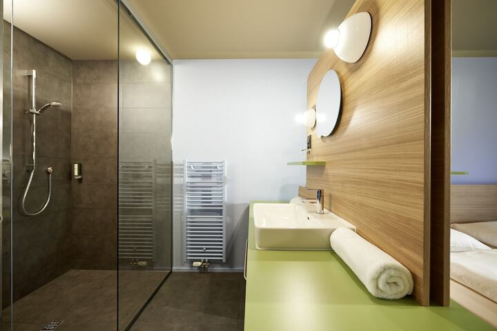 Room 12 of 53