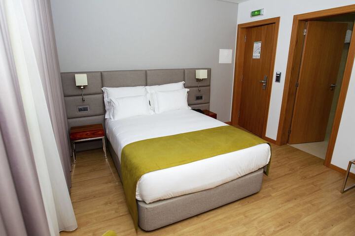 Room 16 of 48